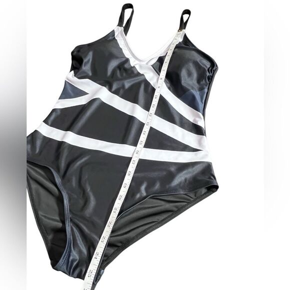 One piece swimsuit Black White V Neck Adjustable Straps Size Medium - Picture 11 of 16